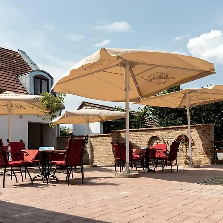 Vitis Hotel